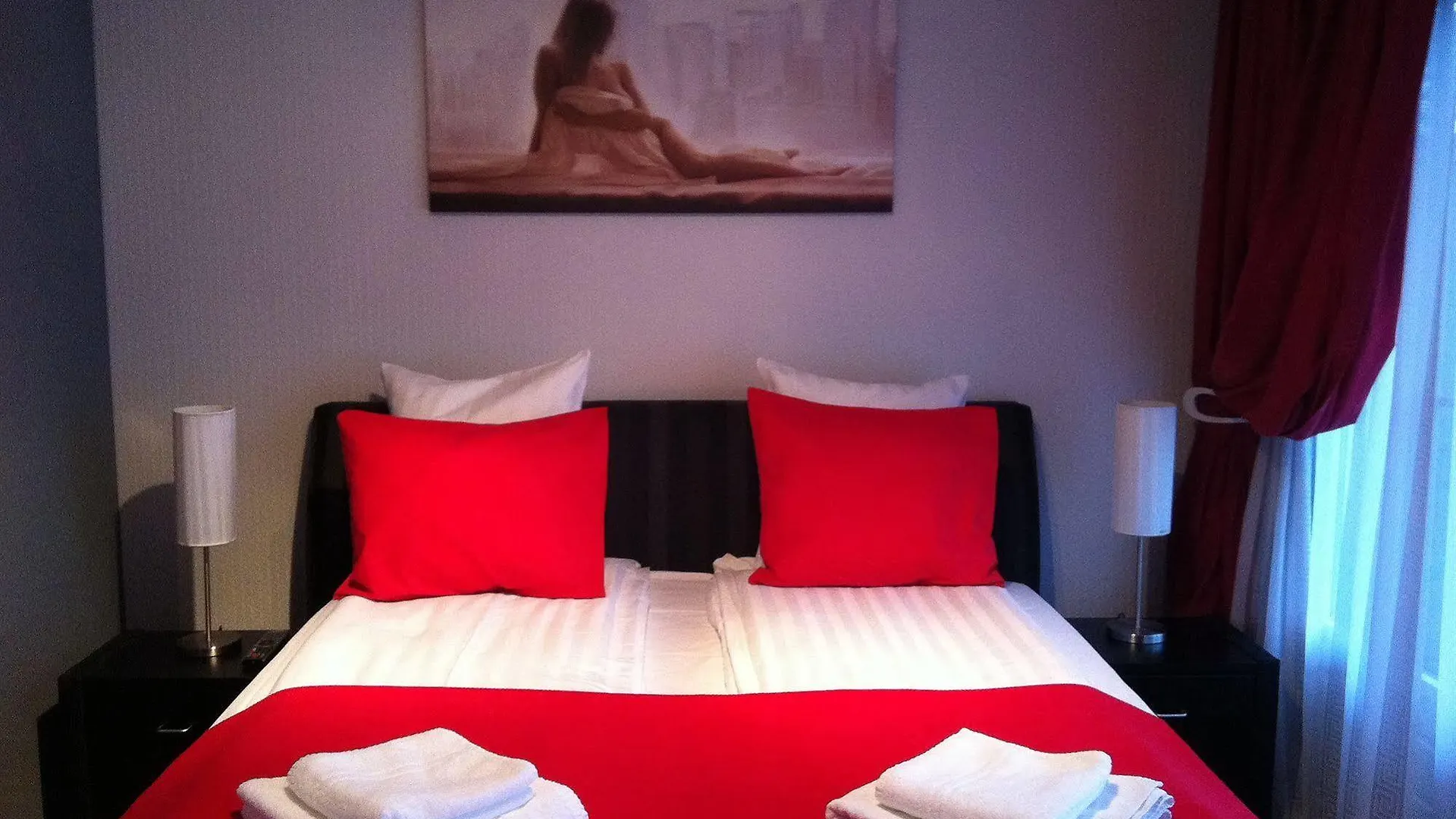 Alex Rooms Zwanenburg Netherlands